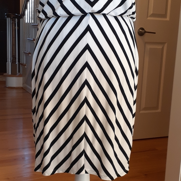WHBM Black & White Chevron Striped Dress M - Picture 5 of 13
